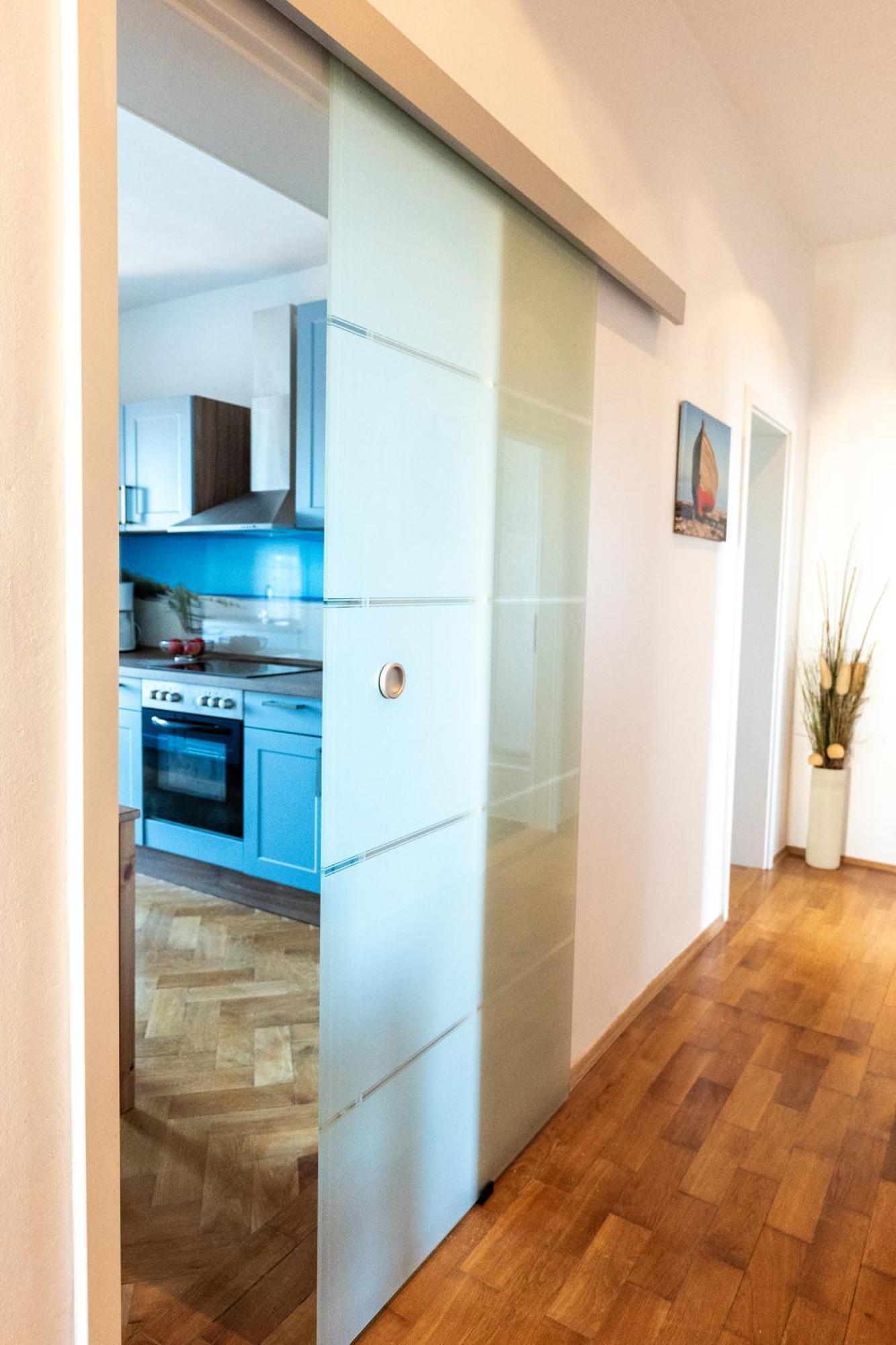 Doppelhaus- Villa Leipzig Schleussig , Moderner Altbau Apartment Dachetage Mit 2 Schlafzimmern Und Separatem Zusatzzimmer , Parkplatz - Balkon - Kamin - Eicheparkett - Arbeitsplatz Extérieur photo