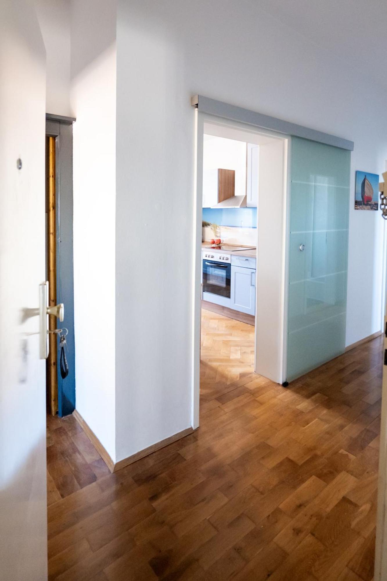 Doppelhaus- Villa Leipzig Schleussig , Moderner Altbau Apartment Dachetage Mit 2 Schlafzimmern Und Separatem Zusatzzimmer , Parkplatz - Balkon - Kamin - Eicheparkett - Arbeitsplatz Extérieur photo